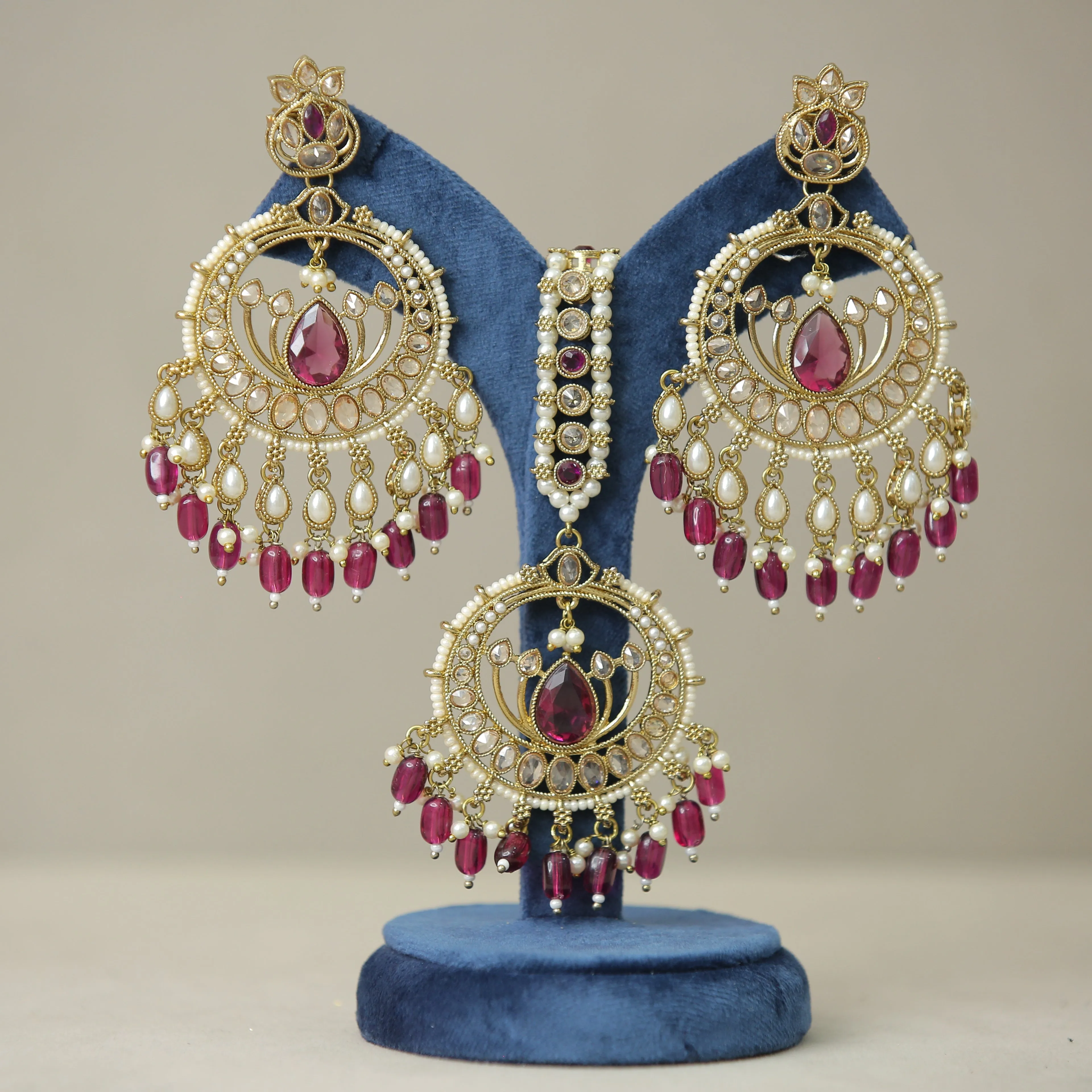 Aabha Polki Earrings And Tikka