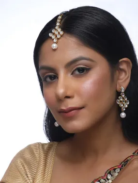 Alloy Maagn Tikka with Earrings in Gold