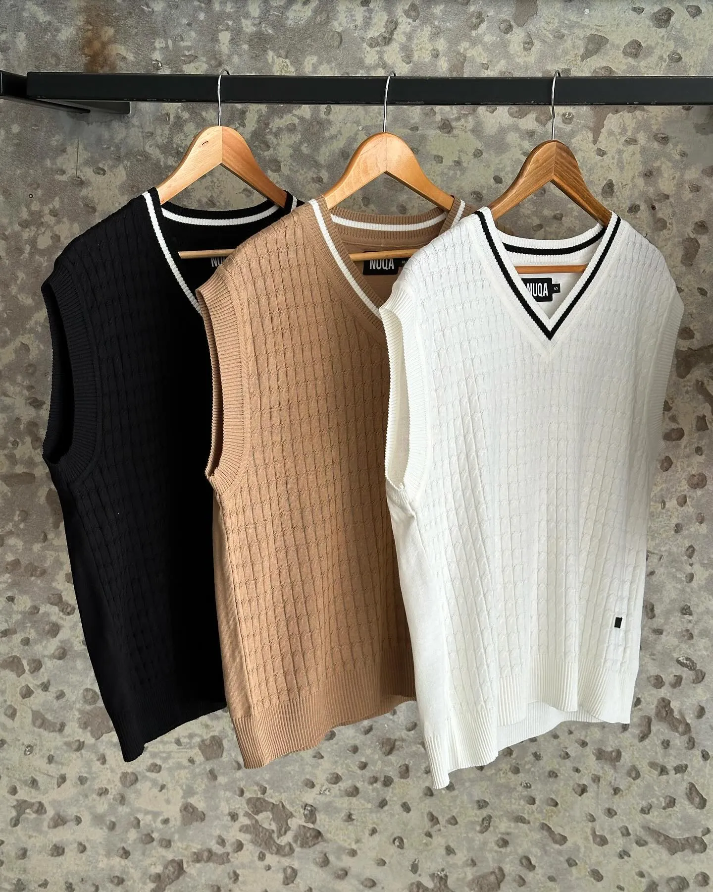 V Neck Knitted Vest - Perla